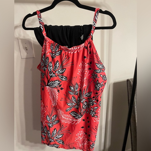 Plus size Floral Coral Tankini with Black Skirt - Picture 4 of 6